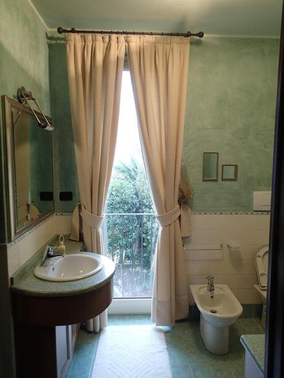 B&B Dolce Vista Al Lago Lugano Porto Ceresio Buitenkant foto